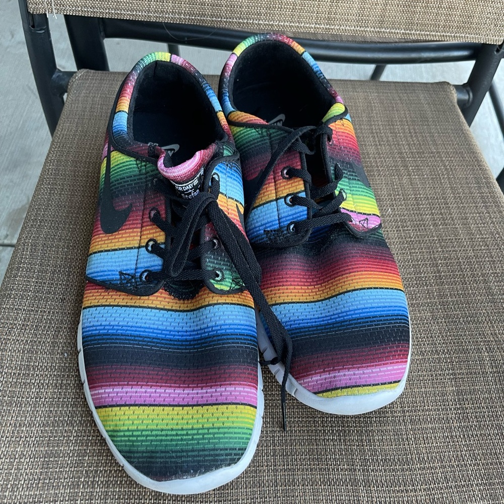 Nike Mens Skateboard Sneakers Rainbow Print Lace Up Size 13